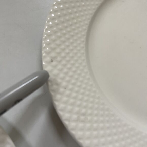 Mikasa Bone China Huntington Set of 4 Salad Plates 8 1/4" White Dishes - Picture 7 of 10